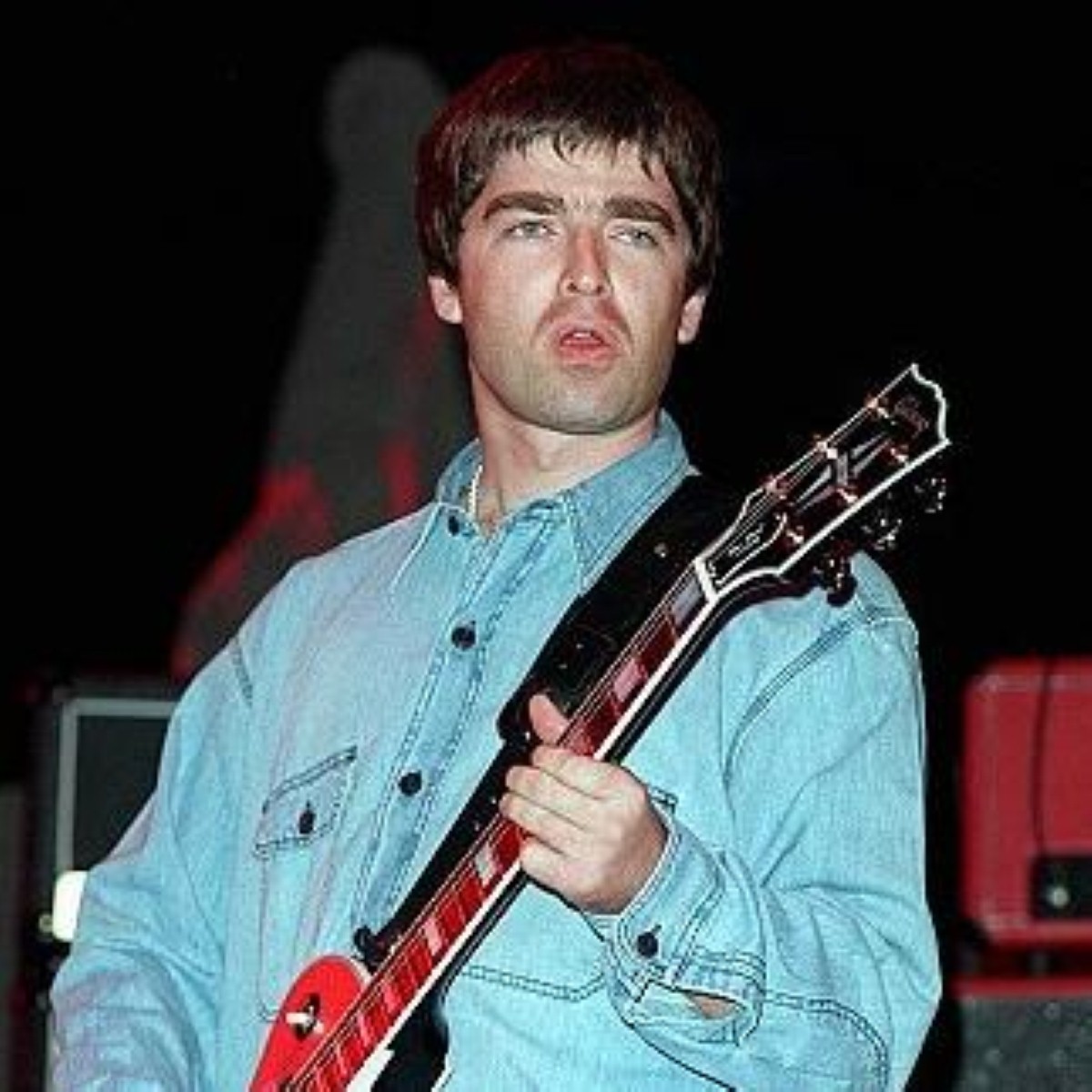 Exdrummer from Oasis to run marathon on behalf of Alzheimer's