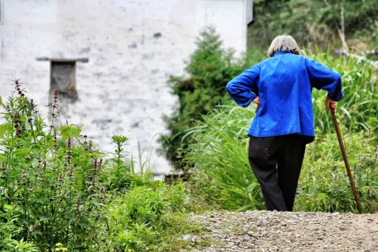 Loneliness can lead to physical health problems in old age, says new study