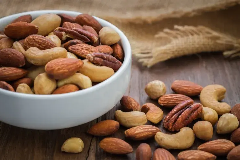 A handful of nuts a day helps cut disease risk