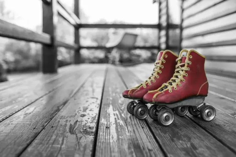 High-tech rollerskates help recovery after knee surgery