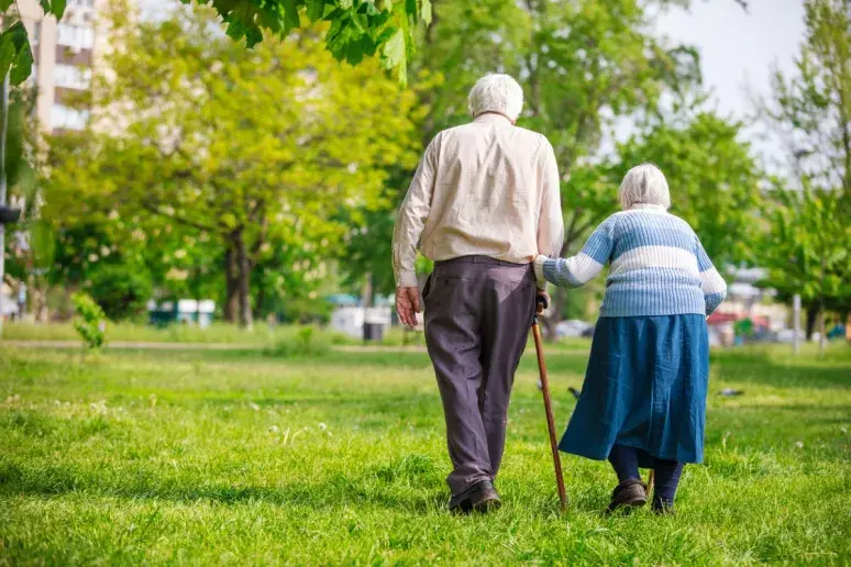 Slow walking pace confirmed as a sign of dementia