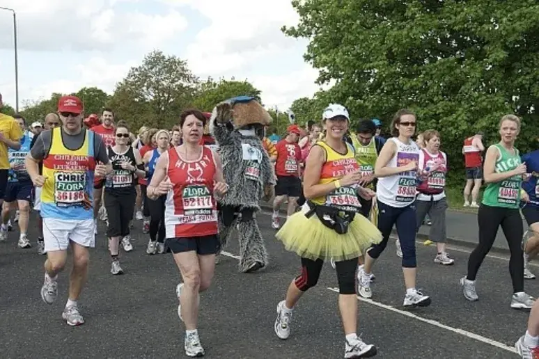 Runners raise £350,000 for dementia charity