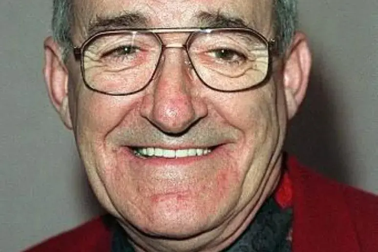 Jim Bowen recovering after 2 strokes