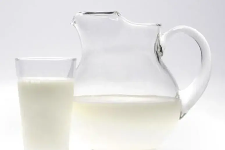 Milk-drinking children 'reap benefits when older adults'