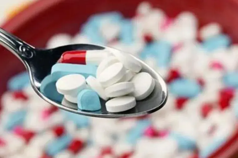 'Urgent action' needed to improve antibiotics usage