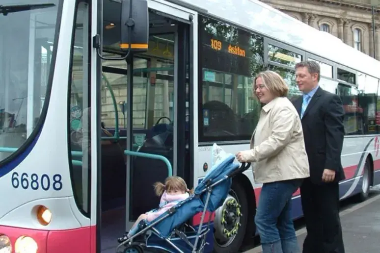 Bus drivers given training to help passengers with dementia