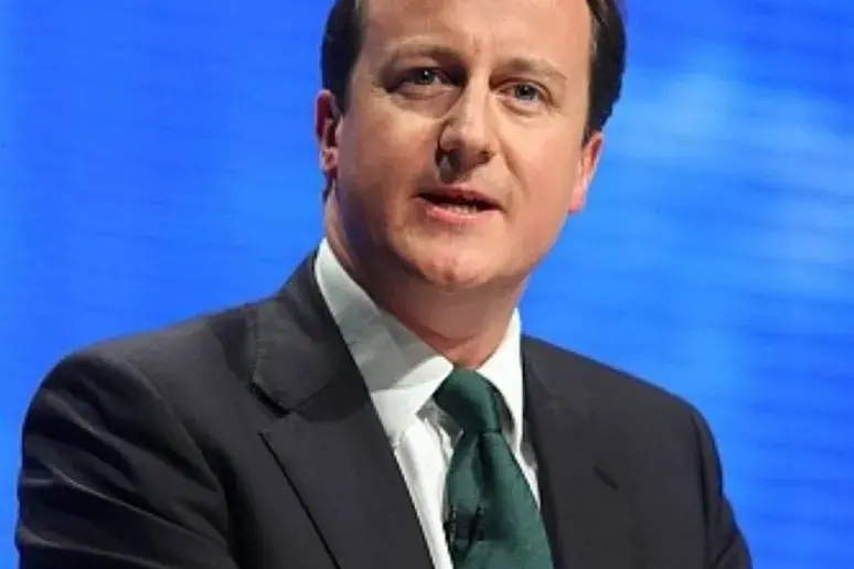David Cameron: Link nurses' pay to performance